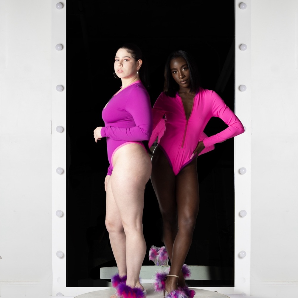 Women’s long sleeve monokini. NWT. Pink and purple. Front zipper. Designer. - Picture 10 of 10
